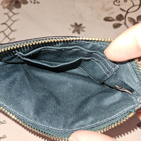 Coach Leather Forest green wristlet/wallet - Picture 3 of 4